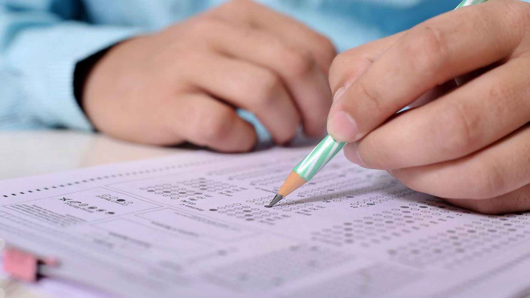 Investigados por suplantar identidad de dos personas en examen de permisos de conducir