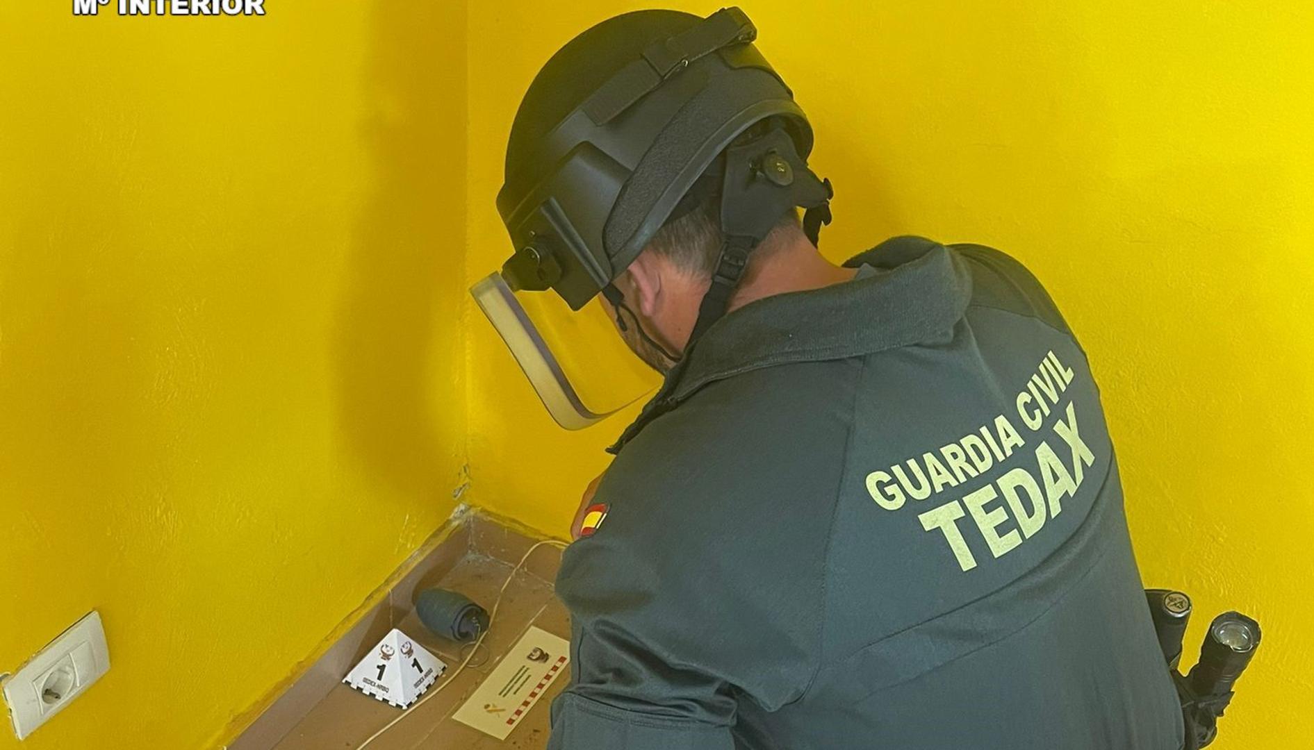 Neutralizan una granada sin carga descubierta en una casa de Valsequillo