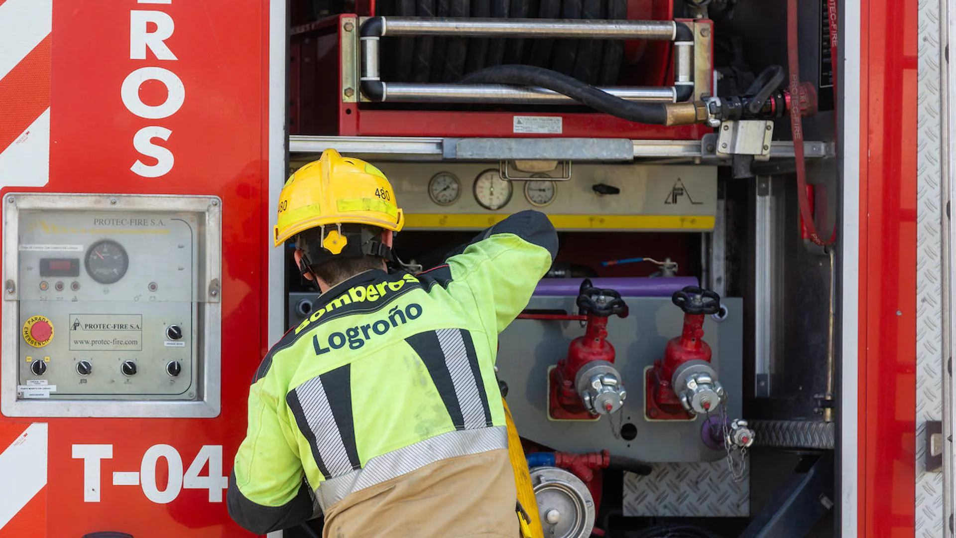 Arde de madrugada una caseta de aperos en Albelda