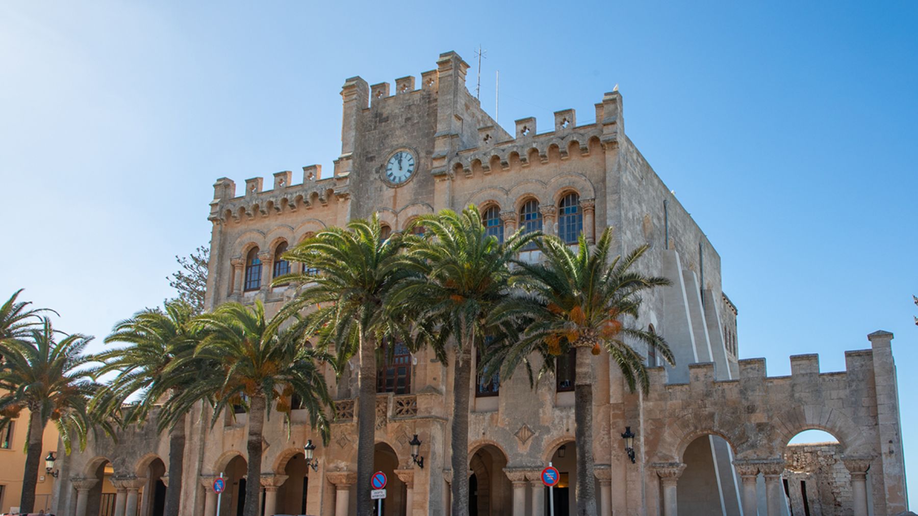 La Guardia Civil irrumpe en el Ayuntamiento de Ciudadela por la sobreexplotación ilegal de un pozo
