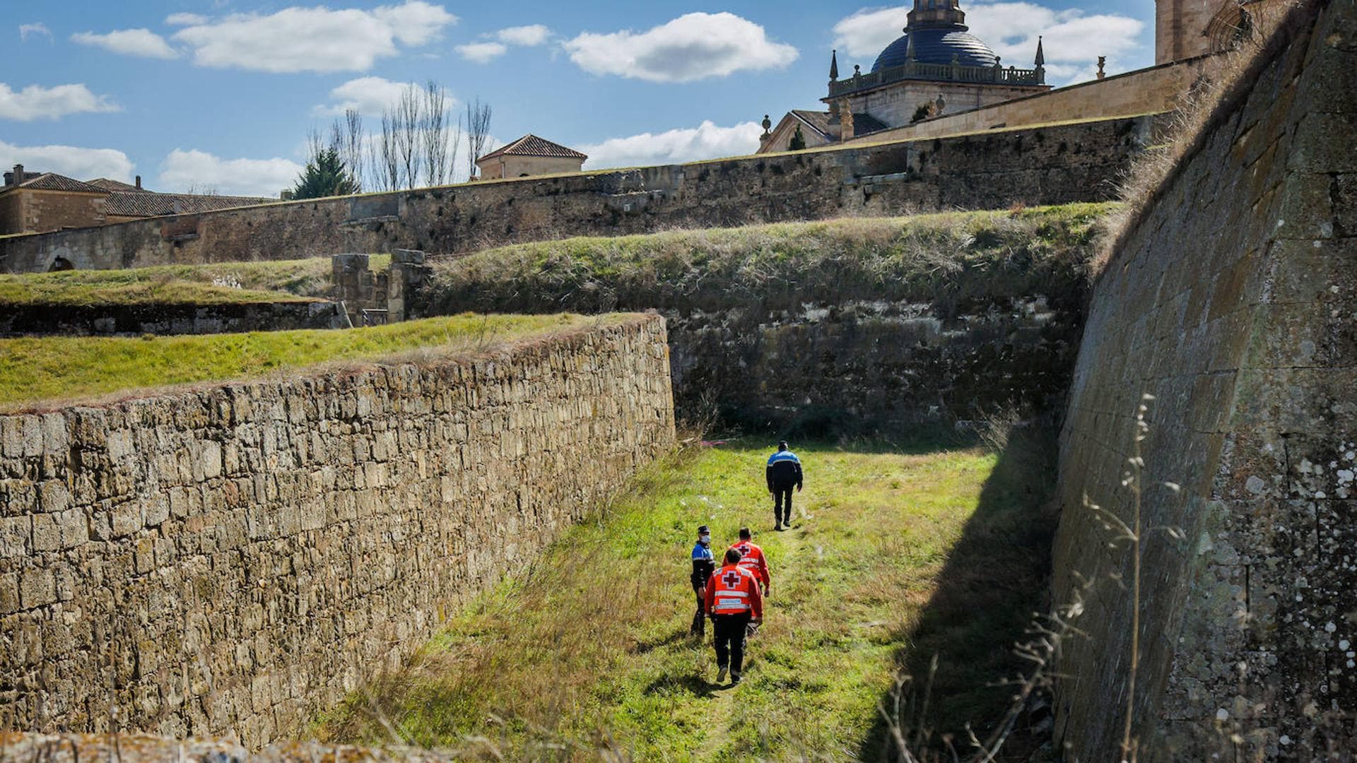Una mujer se precipita al foso de la muralla de Ciudad Rodrigo
