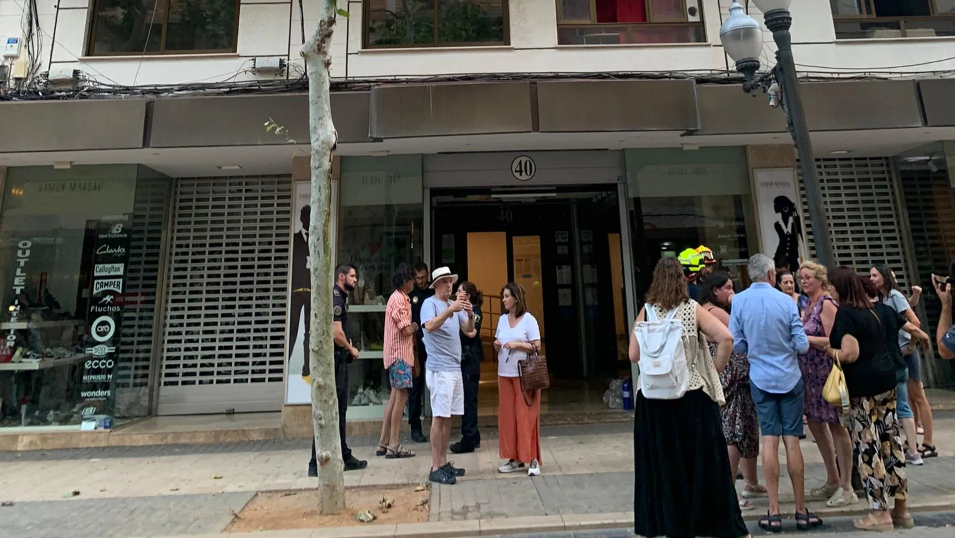 Desalojan una finca en pleno centro de un pueblo de Alicante por peligro de derrumbe