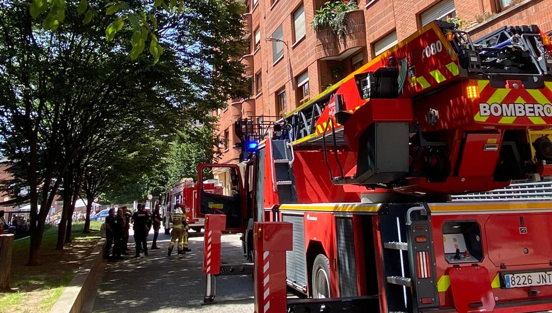 Susto en el barrio Laviada de Gijón por incendio en la cocina de un piso: Vecinos actúan rápidamente para evitar daños personales