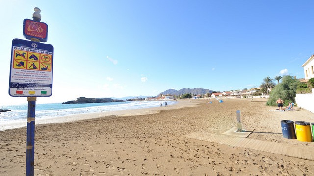 Fallece una mujer de 80 años en la playa de Bahía