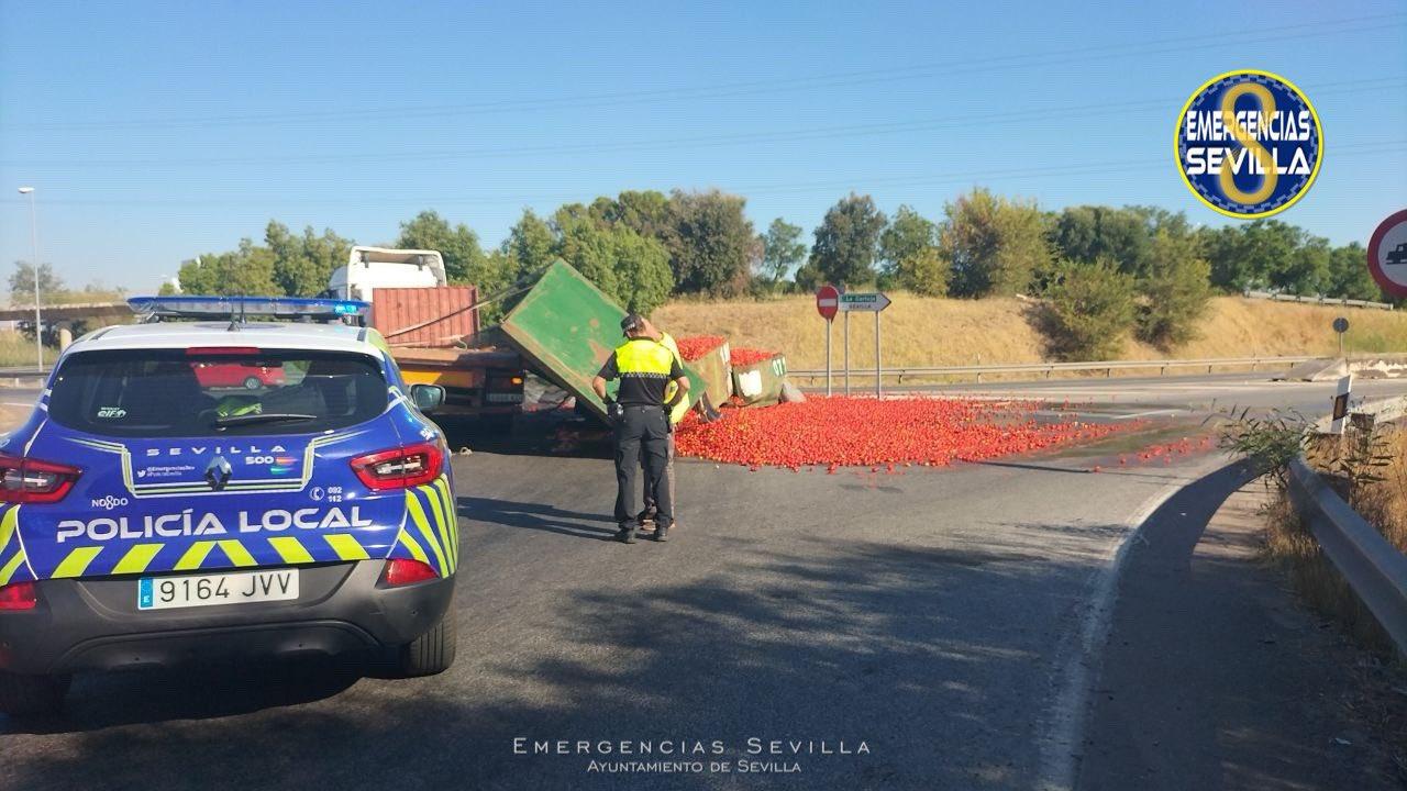 La carga esparcida por la carretera.