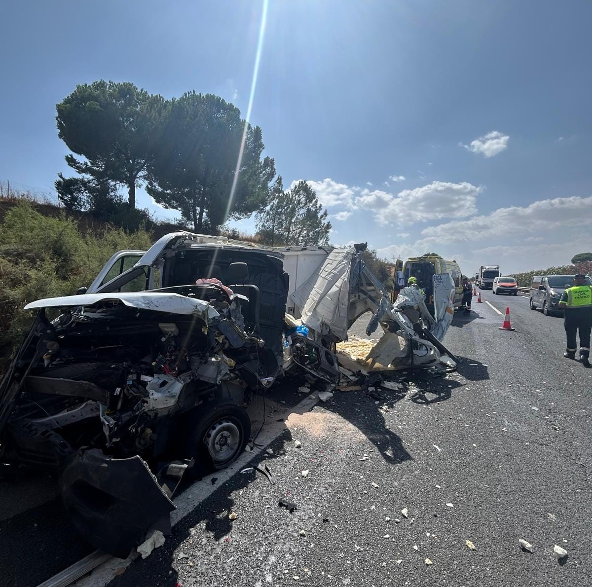 Grave accidente en la A-49 entre un trailer y una furgoneta