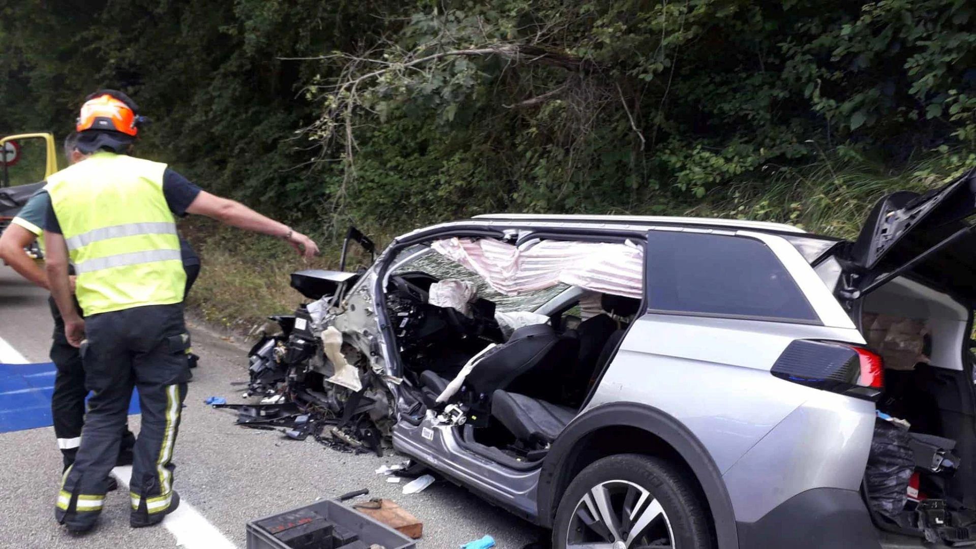 Choque frontal en carretera de Lena deja seis heridos, uno de ellos grave
