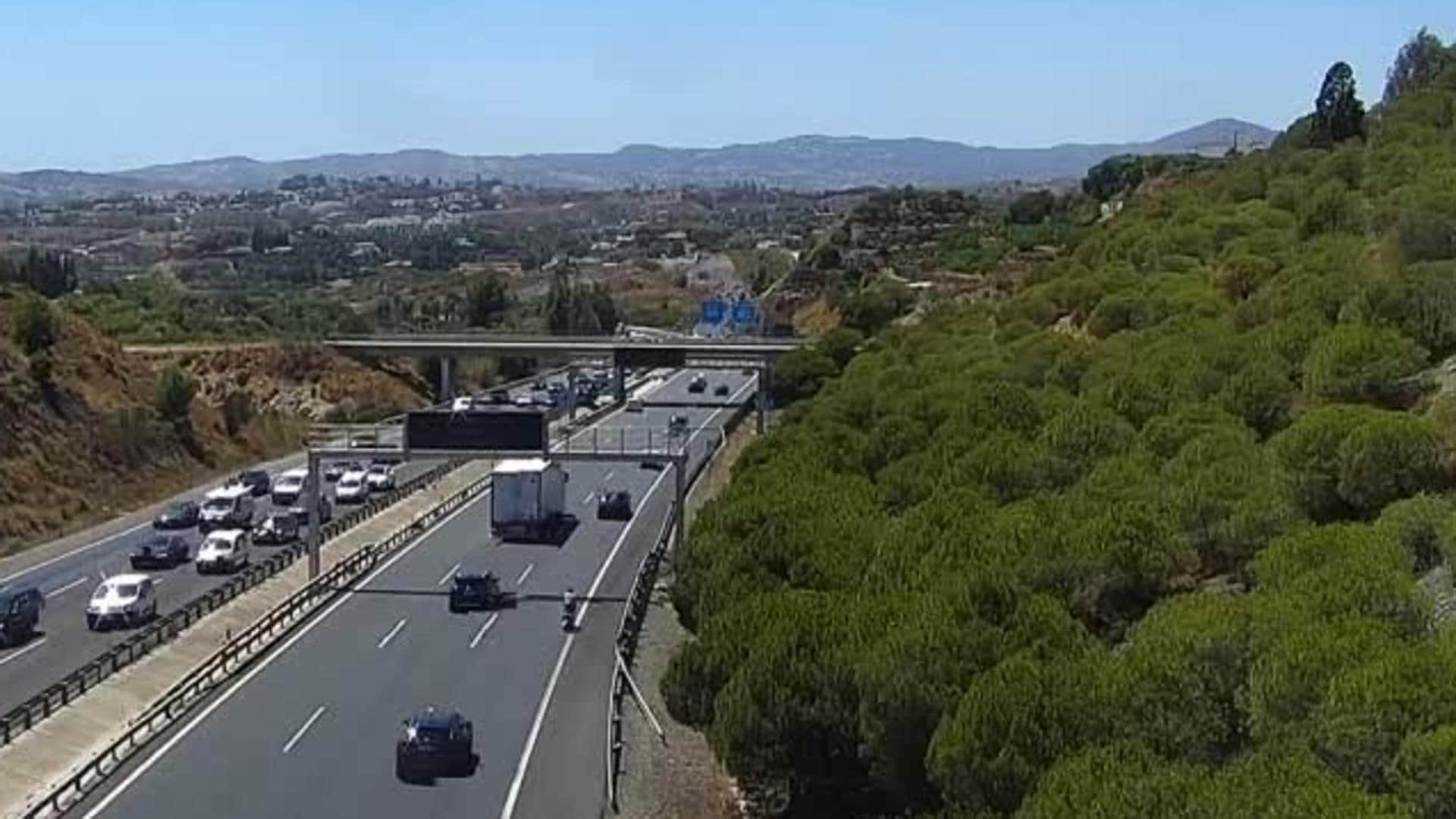Colisión de tres vehículos en la A-7 provoca retenciones en Fuengirola