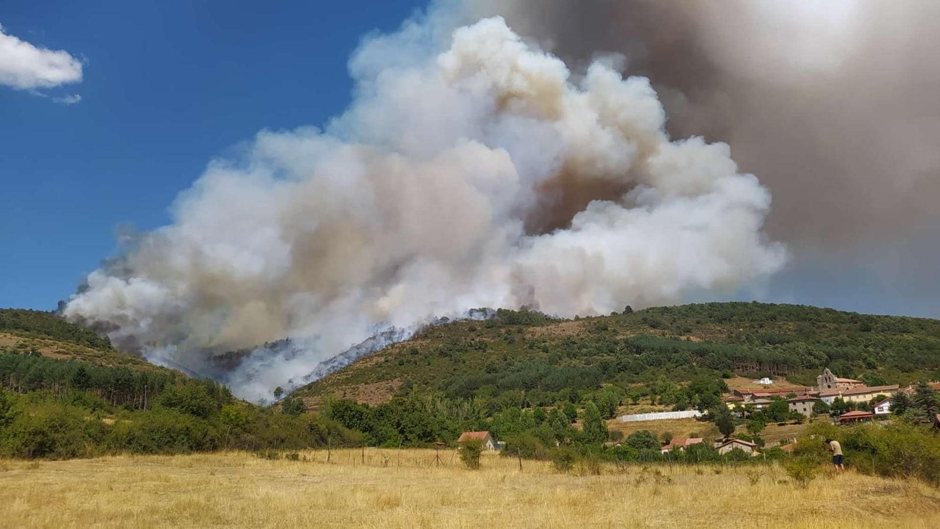 Controlado el incendio de la sierra de Burgos