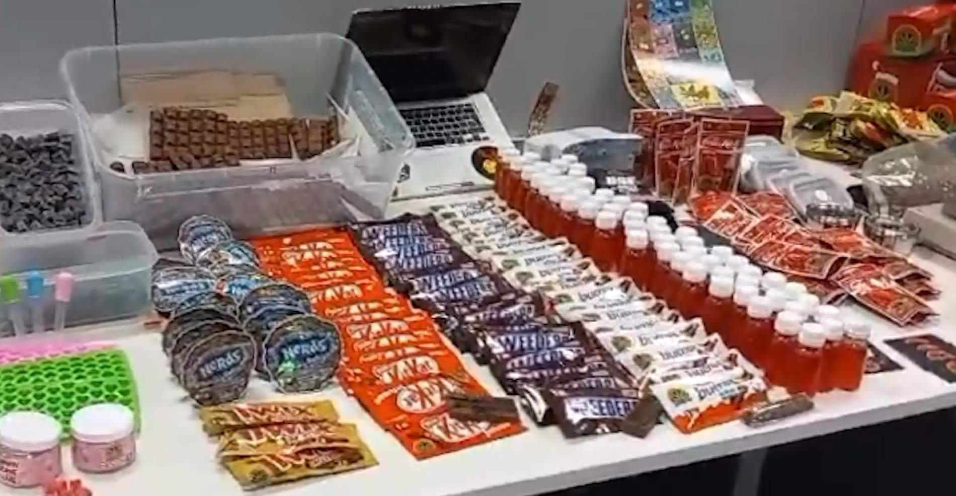 Desarticulan banda que fabricaba y distribuía chocolates y golosinas de marihuana en Europa