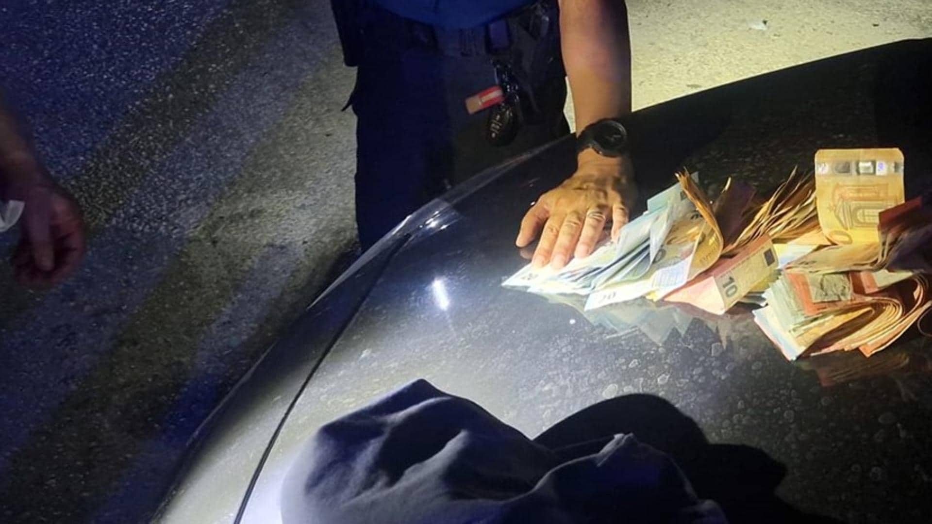 Detenidos en Crevillente tres miembros de una banda dedicada al robo en estaciones de servicio