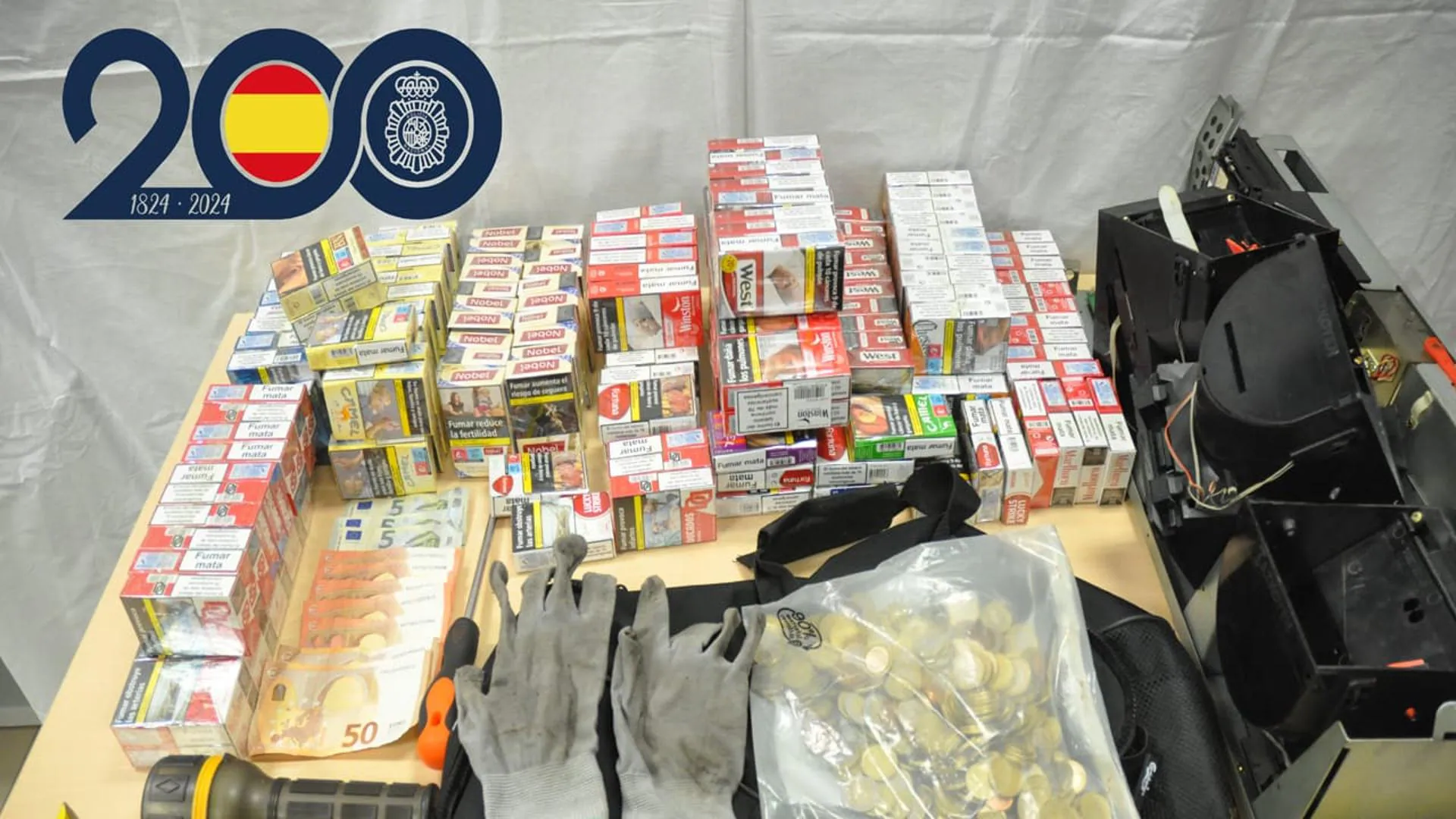 Detenido en Béjar varón responsable del robo con fuerza en un bar, recuperados más de 200 paquetes de tabaco y 1.500 euros en dinero.