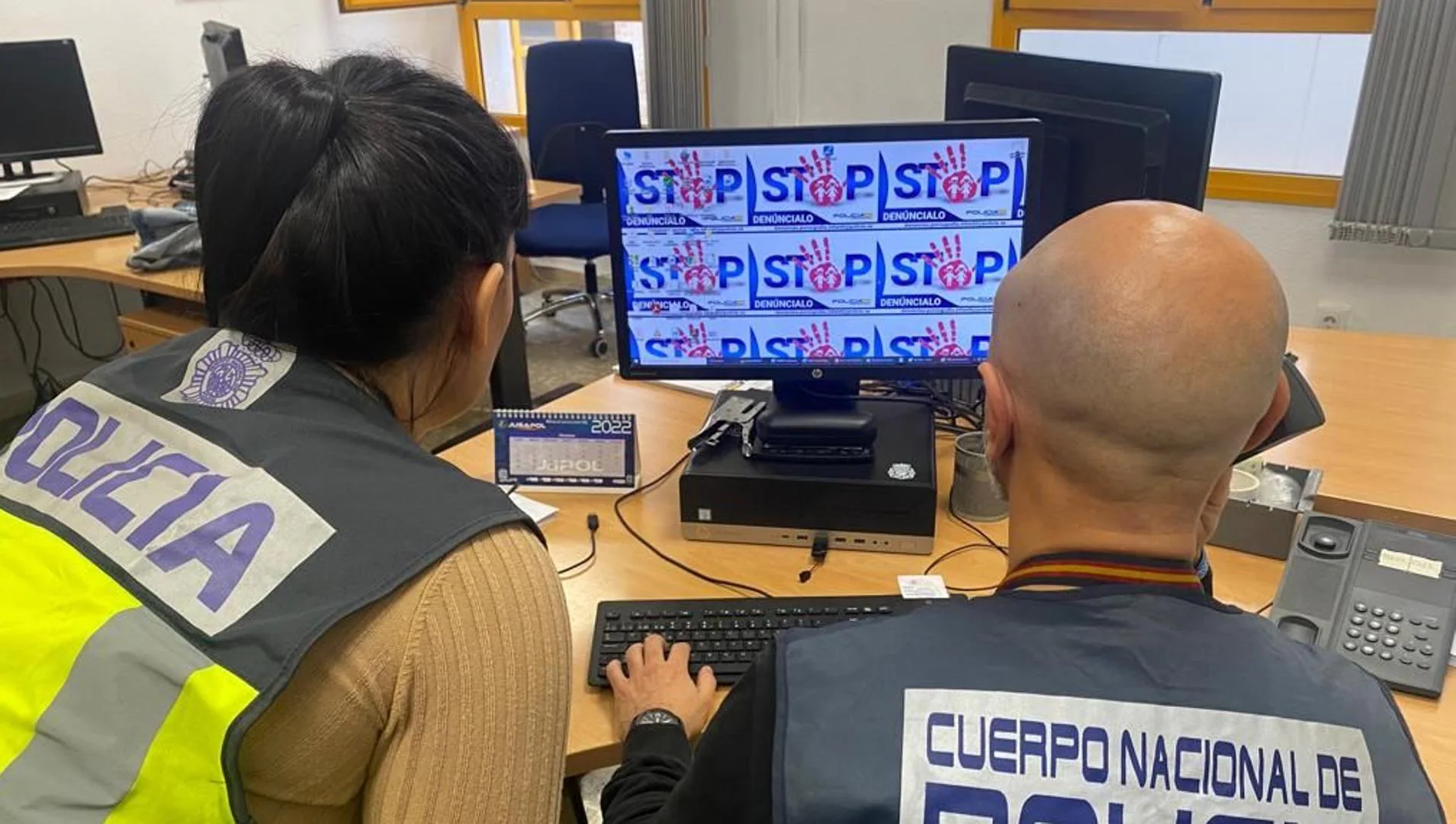 Detenido en Málaga por capturar imágenes íntimas de su hija y almacenarlas en su computadora