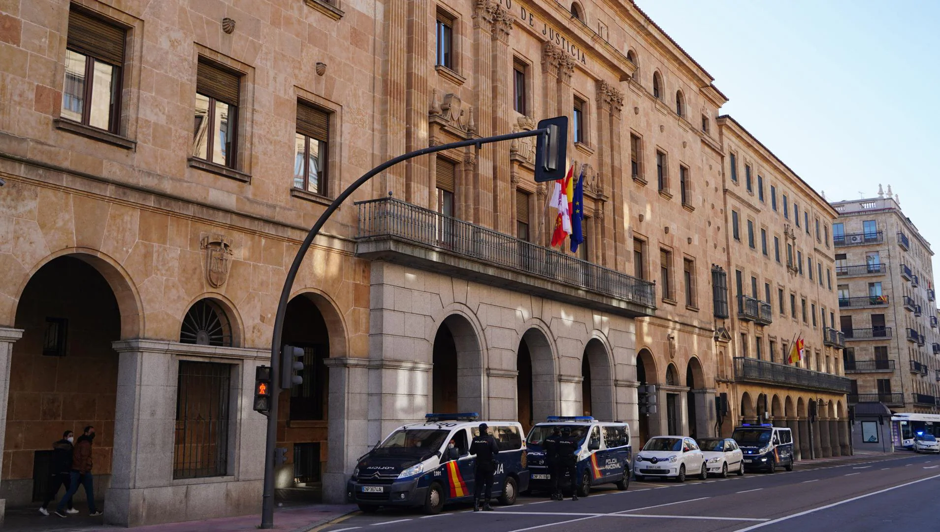 Comete varios robos en Salamanca y amenaza de muerte a los agentes tras su detención