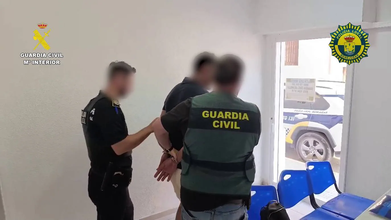 Sorprenden a un ladrón en una finca de Cox y este atropella al propietario en la huida