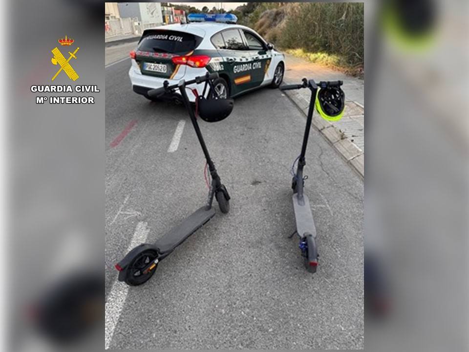 Detienen a dos jóvenes momentos después de robar un par de patinetes en Finestrat