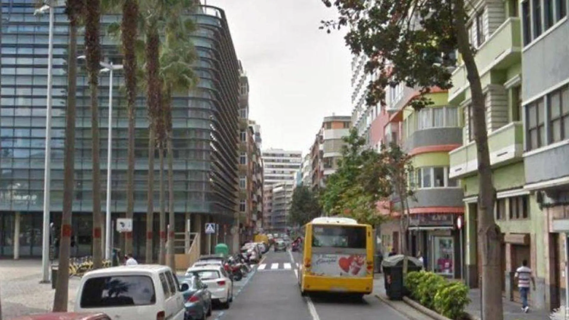 Detenidos por amenazar con un cuchillo y robar a tres personas en un cajero automático