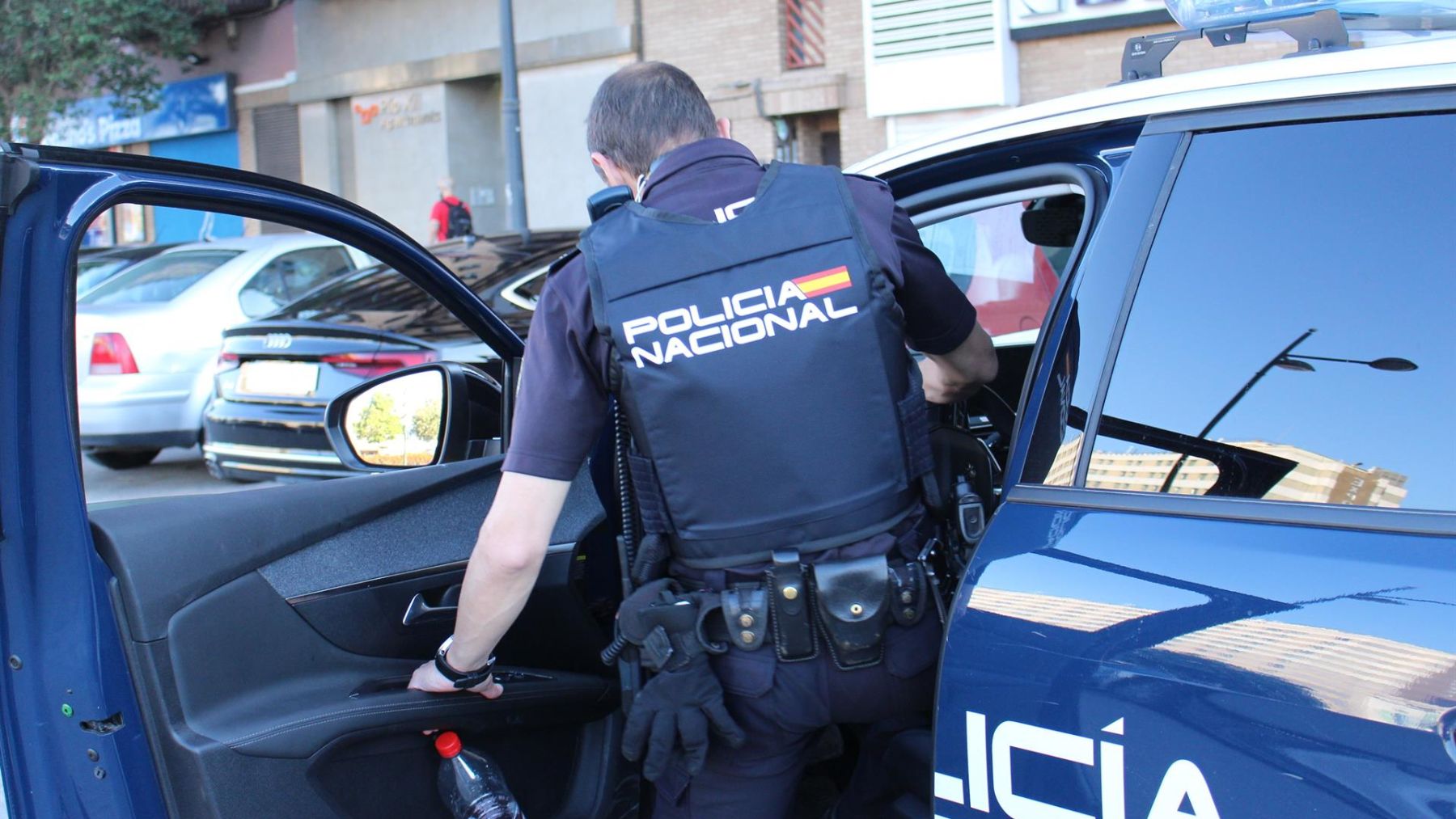 Un joven asalta y roba con violencia a una anciana que sacaba dinero en un cajero de Pere Garau