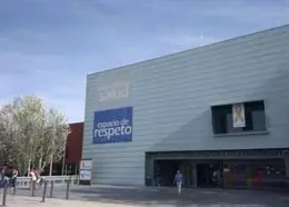 Dos heridos en incendio de vivienda en Arroyo de la Encomienda