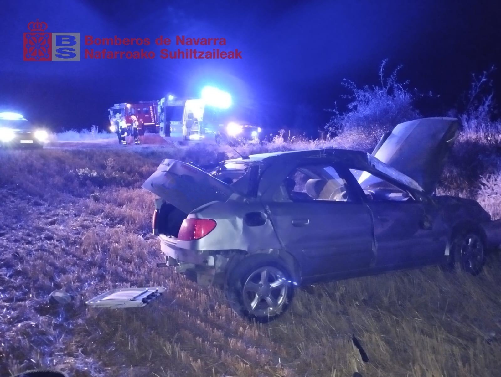 Heridos dos jóvenes de 21 años tras salirse de la vía con su coche de madrugada
