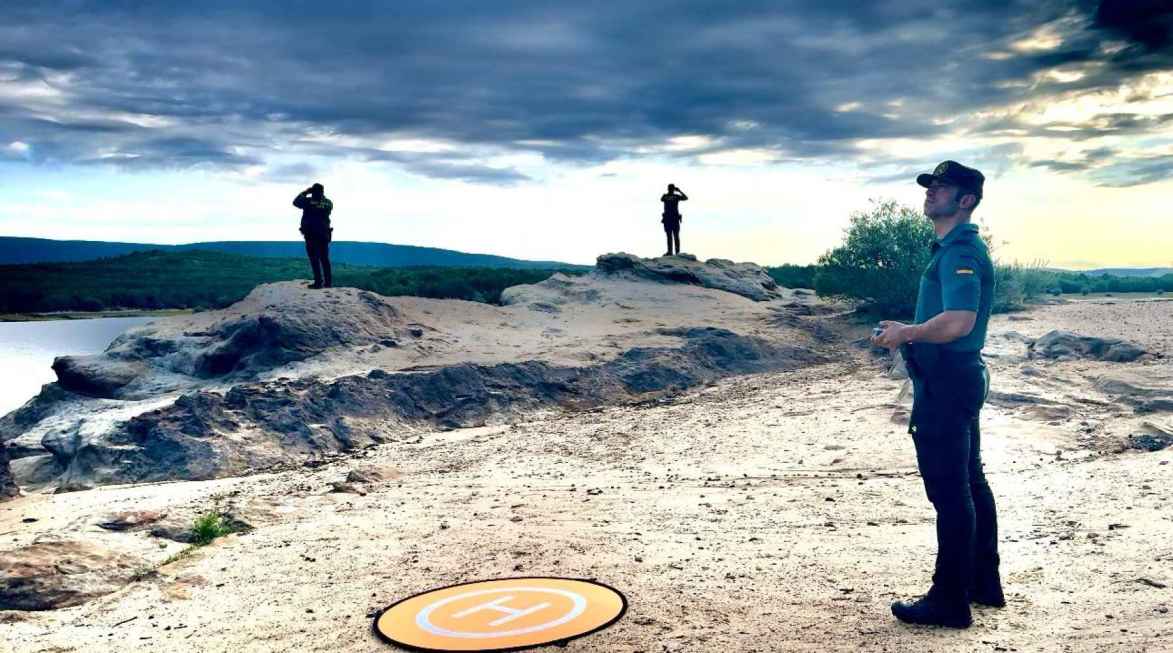 El SEPRONA intensifica la búsqueda del joven ahogado en el embalse de la Cuerda del Pozo con barca y drones