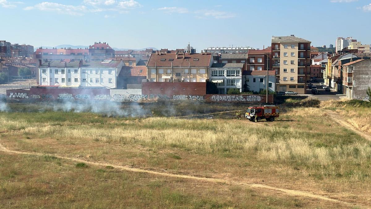 Imagen del incendio ocurrido este viernes en León capital.