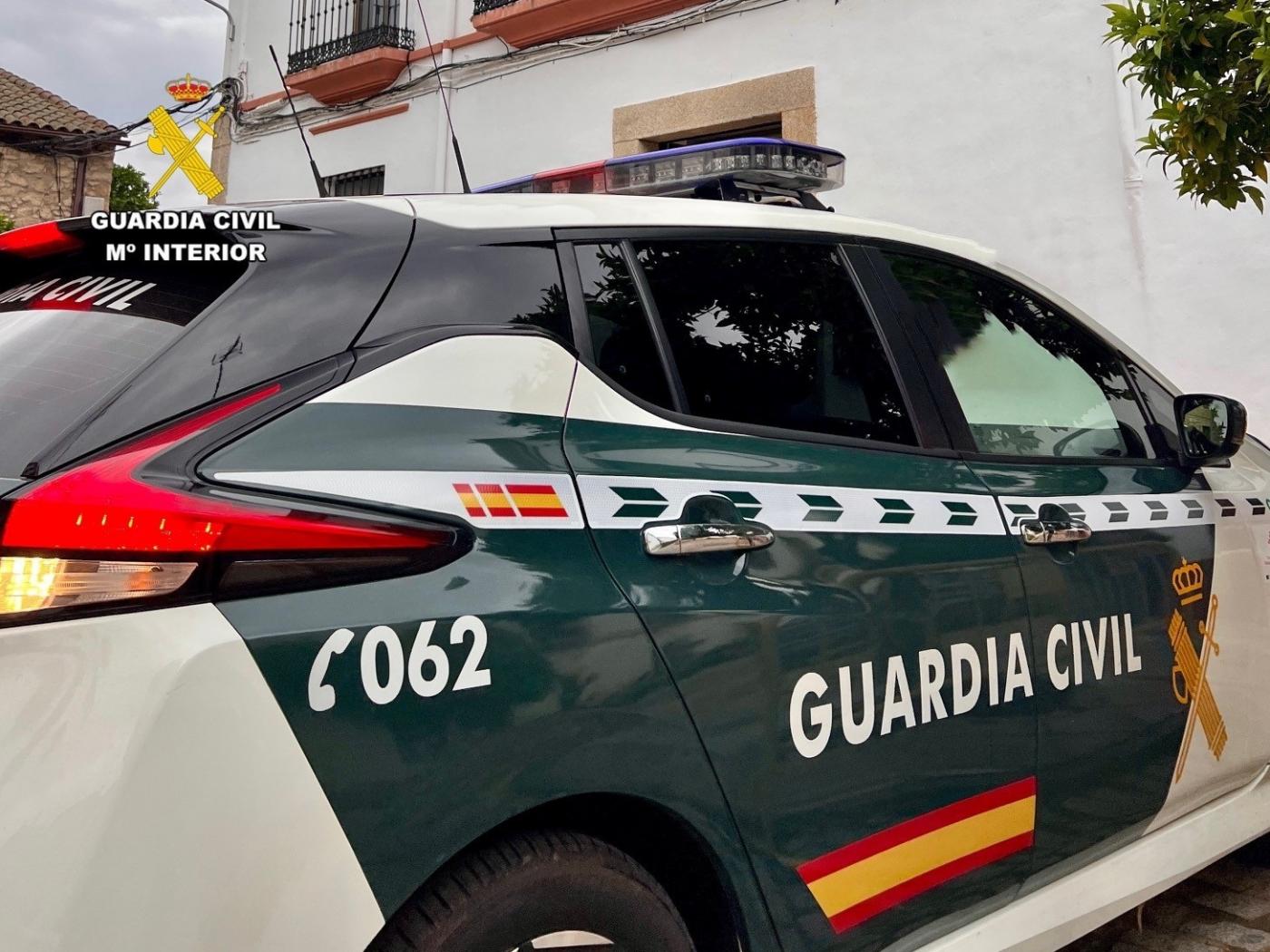 Vehículo de la Guardia Civil. - GC
