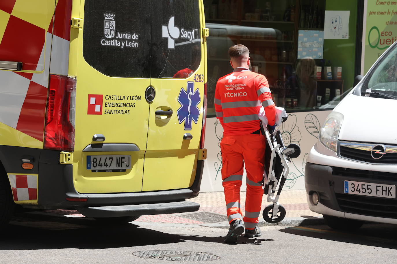 Herido un joven de 15 años tras chocar con su patinete contra un turismo
