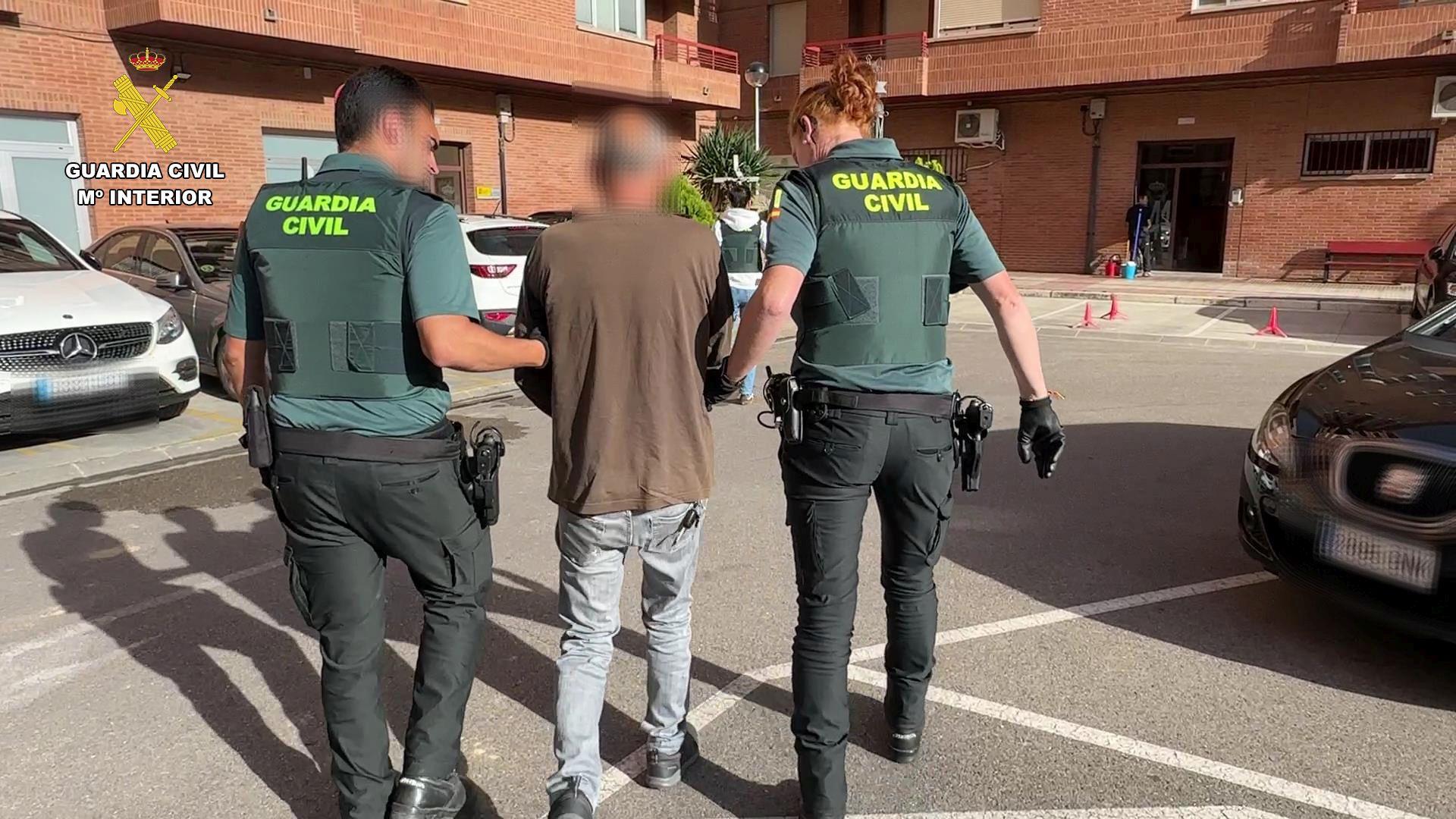 Madre e hijo detenidos en La Rioja por explotación laboral en condiciones deplorables