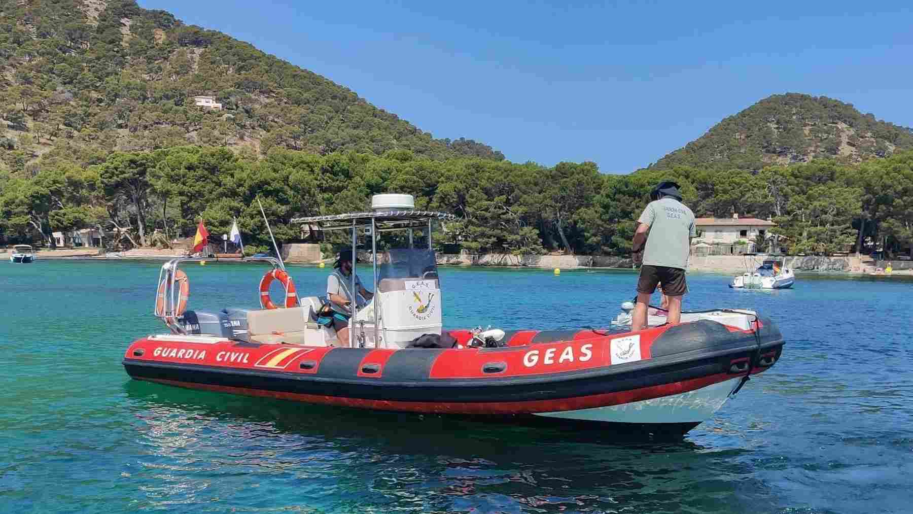 Muere joven mallorquín en Cala Bona tras ser embestido por un yate alemán; la Guardia Civil identifica al patrón
