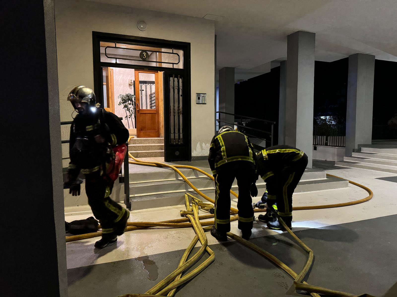Sofocado un incendio en un edificio de seis plantas de Móstoles