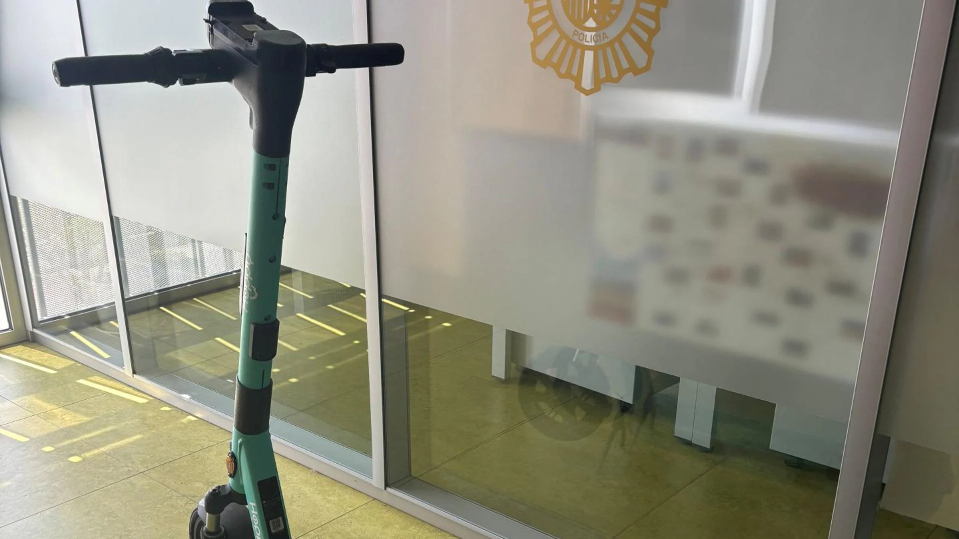 Detenidos un padre y su hijo de Logroño por robar un patinete eléctrico de vacaciones en Benidorm