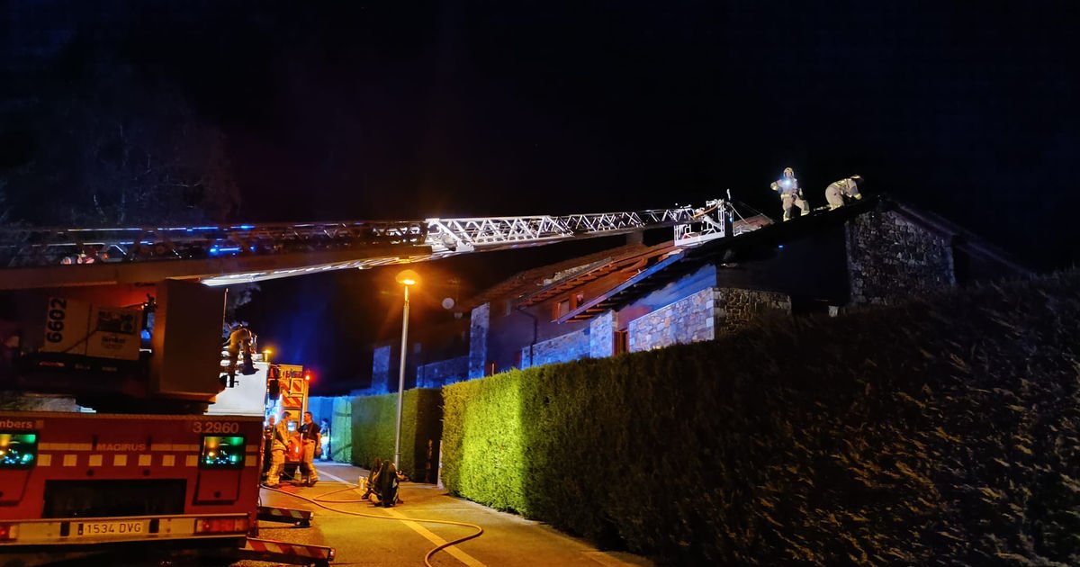 Pareja de vecinos de Aravell desalojada tras un incendio en su vivienda durante la noche
