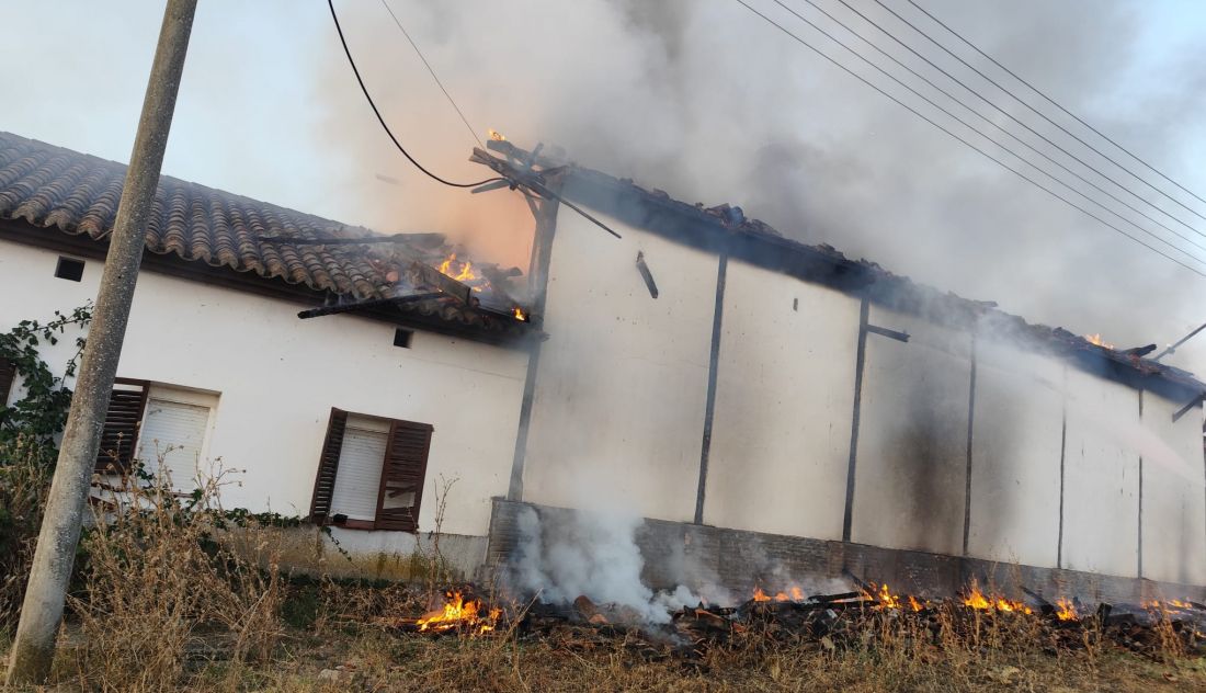 Parque de Bomberos de Toro controla incendio en Dehesa del Castrillo sin daños personales