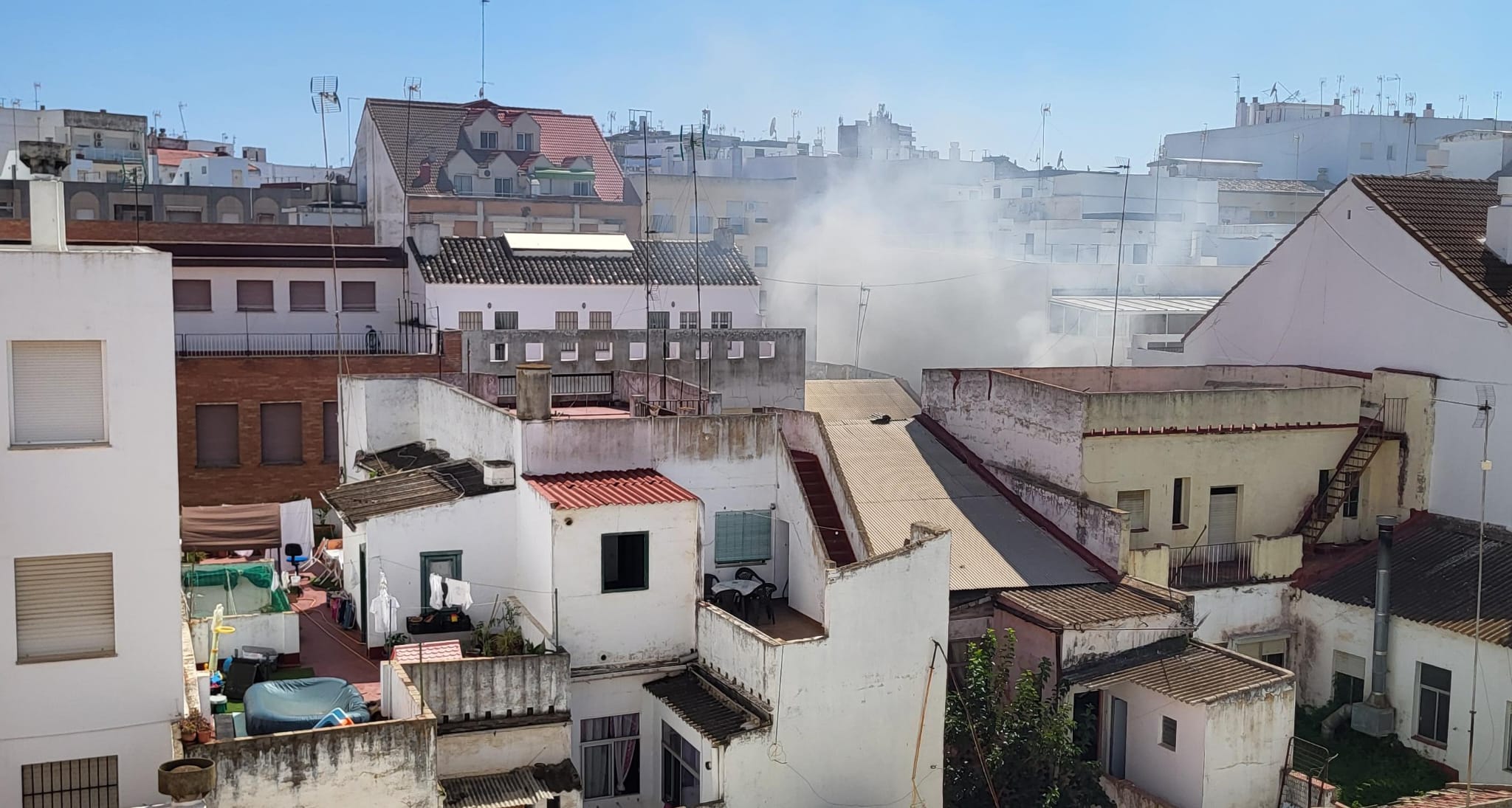 Alarma en Huelva: Incendio en la calle Isaac Peral