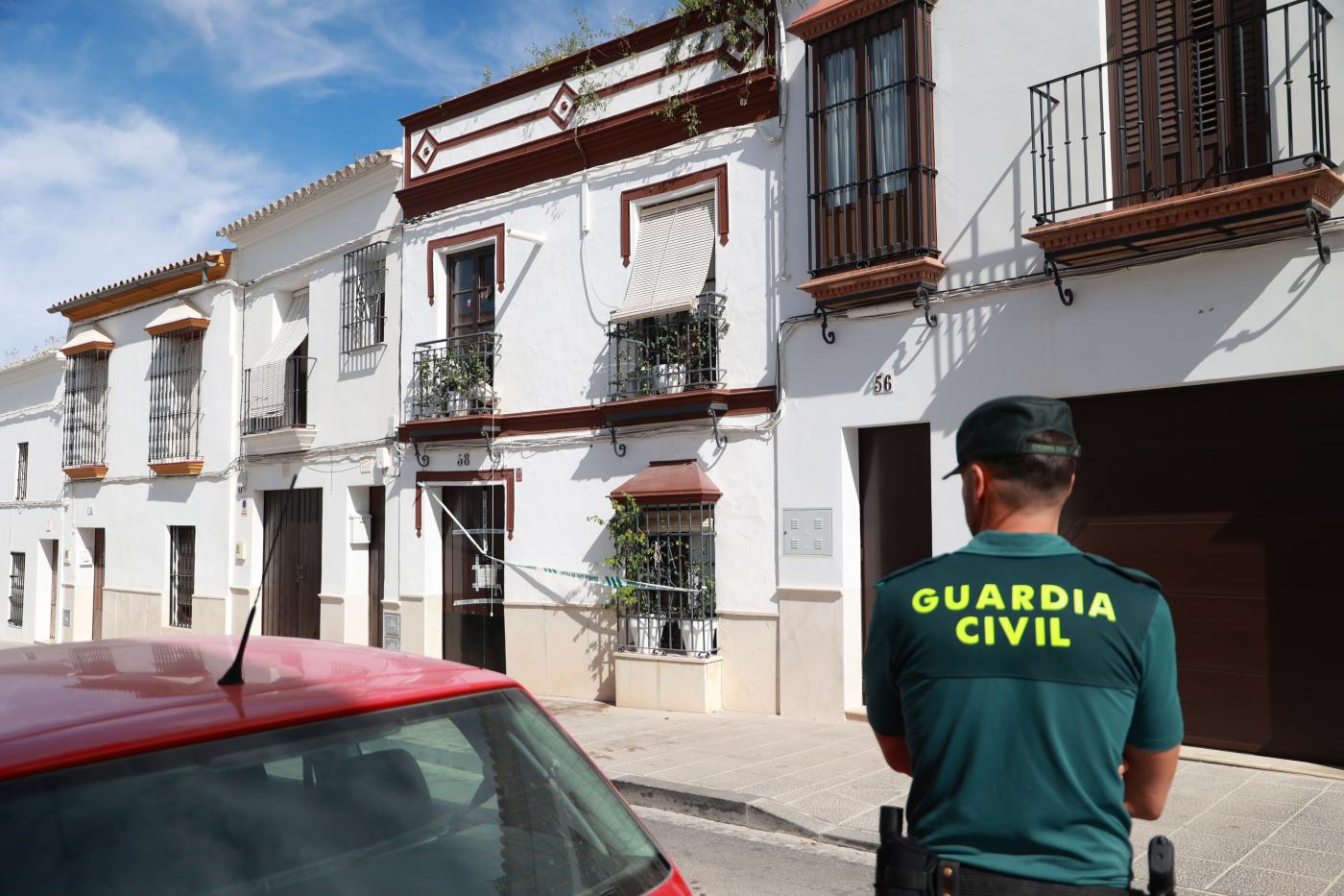 Vivienda en Osuna donde el aparecieron los cuerpos del matrimonio. - Europa Press