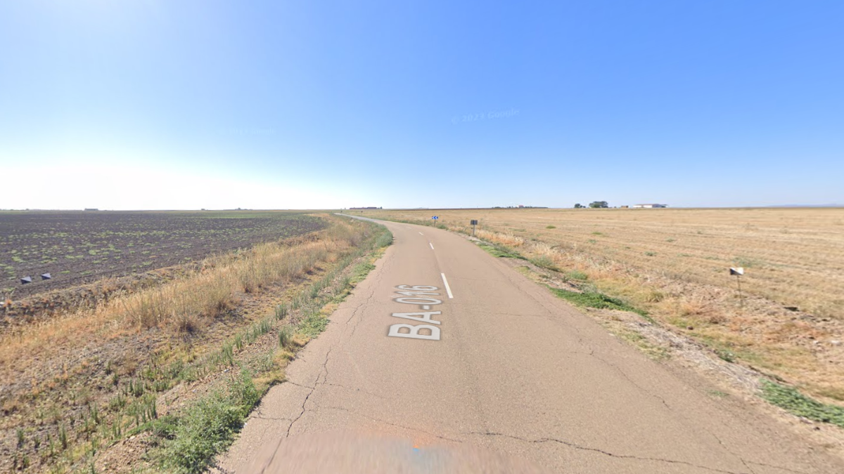ÚLTIMA HORA | Mujer atrapada en accidente de tráfico en Azuaga (Badajoz): su estado es menos grave