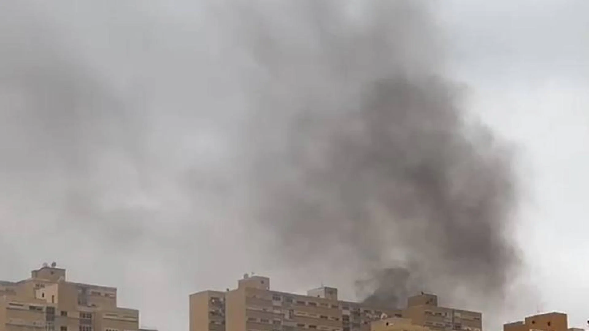 Fuego en La Feria por el incendio de unos contenedores