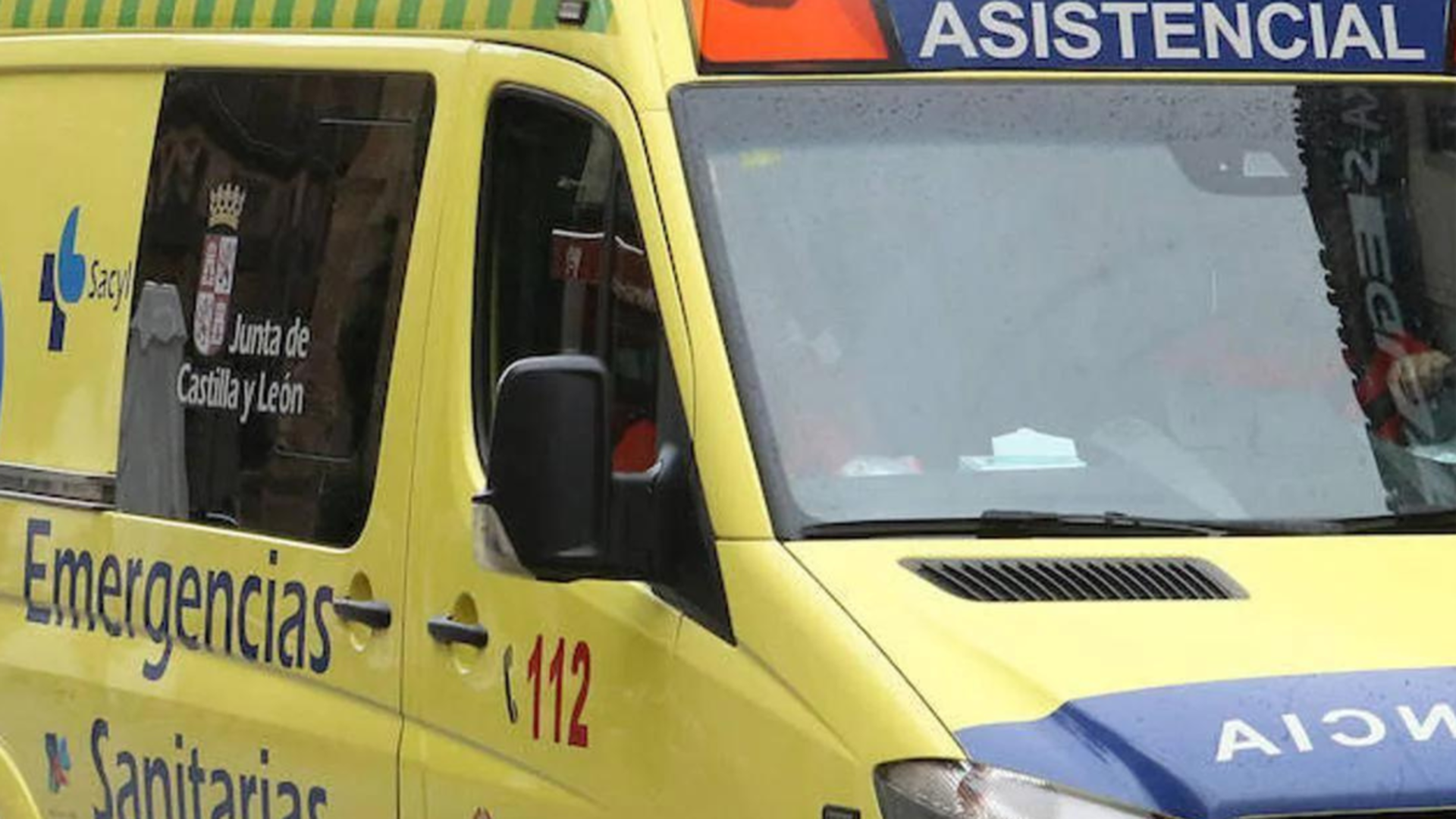 Sucesos: Excarcelan a una mujer tras volcar su coche en Burgos