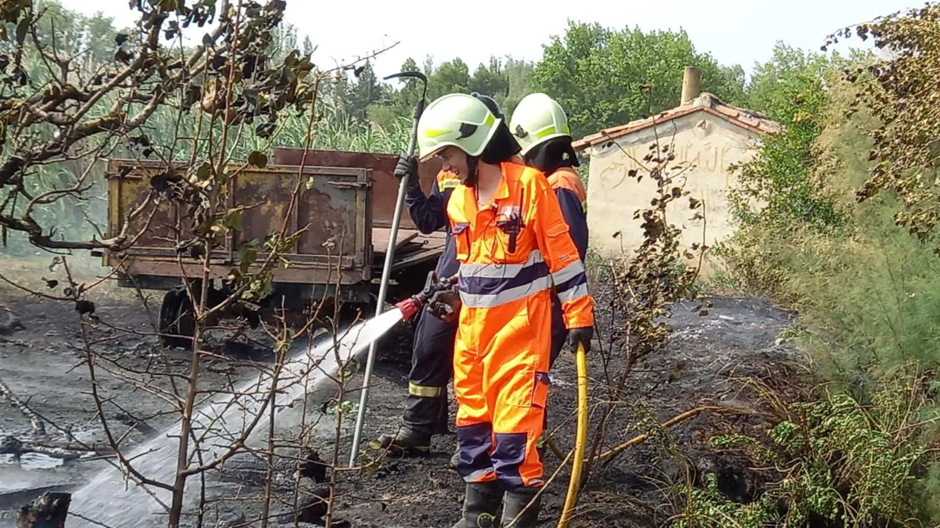 Voluntarios de Protección Civil de Alfaro sofocan incendio en finca de perales durante las fiestas patronales