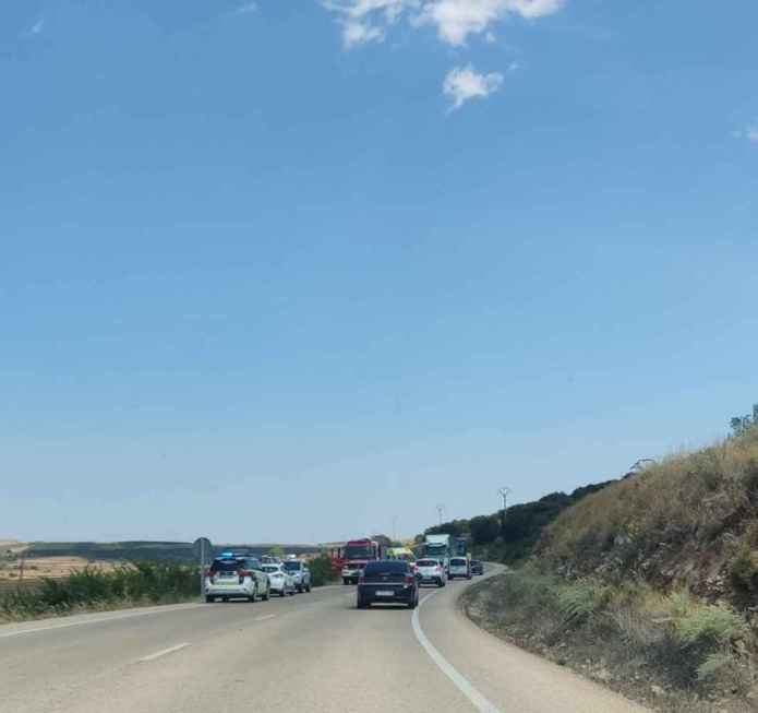 Accidente en la CL-101 deja dos heridos tras volcar vehículo cerca de Ólvega