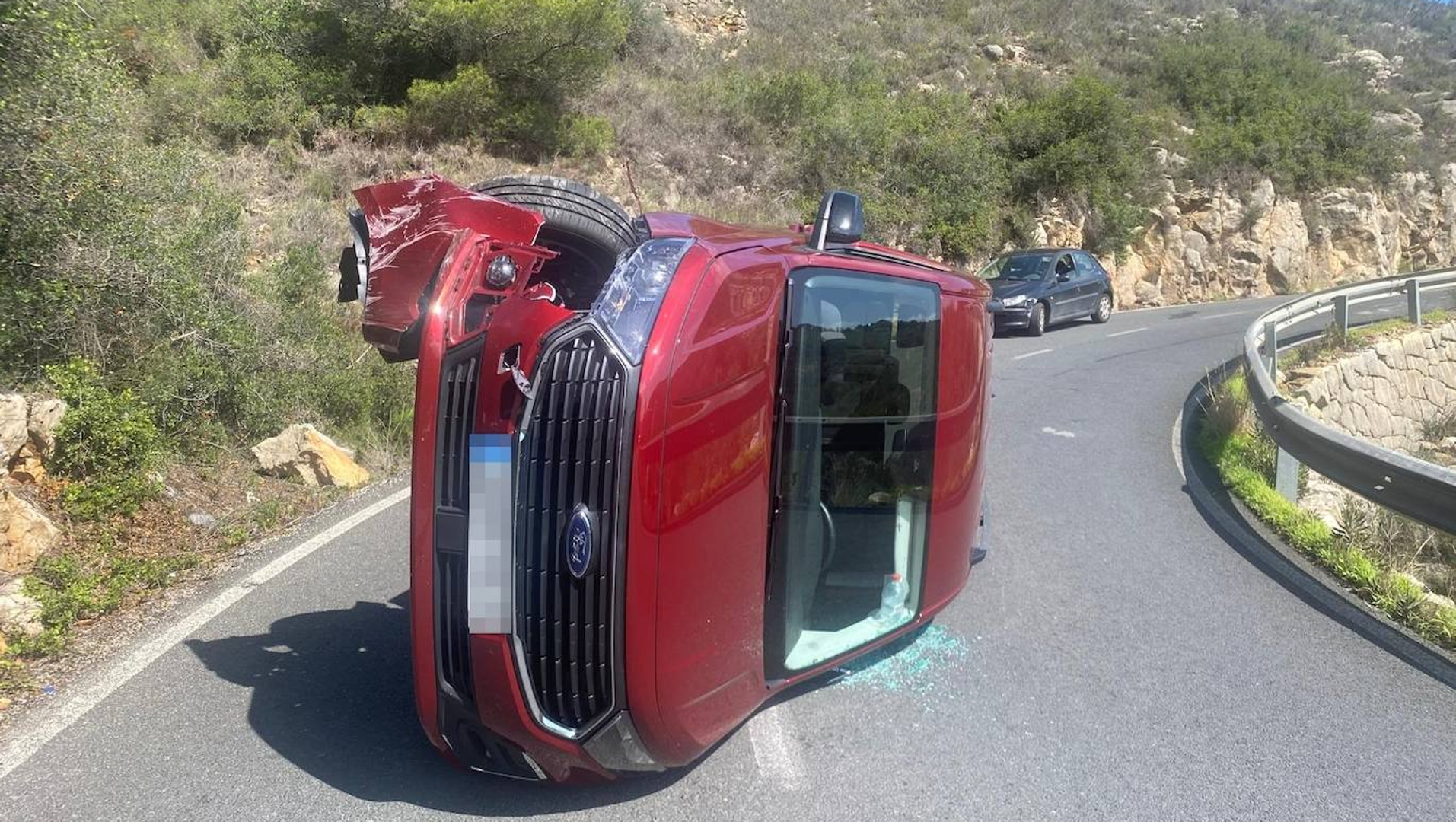 Accidente sin heridos en la carretera de Les Planes involucra a cuatro monjas en Xàbia