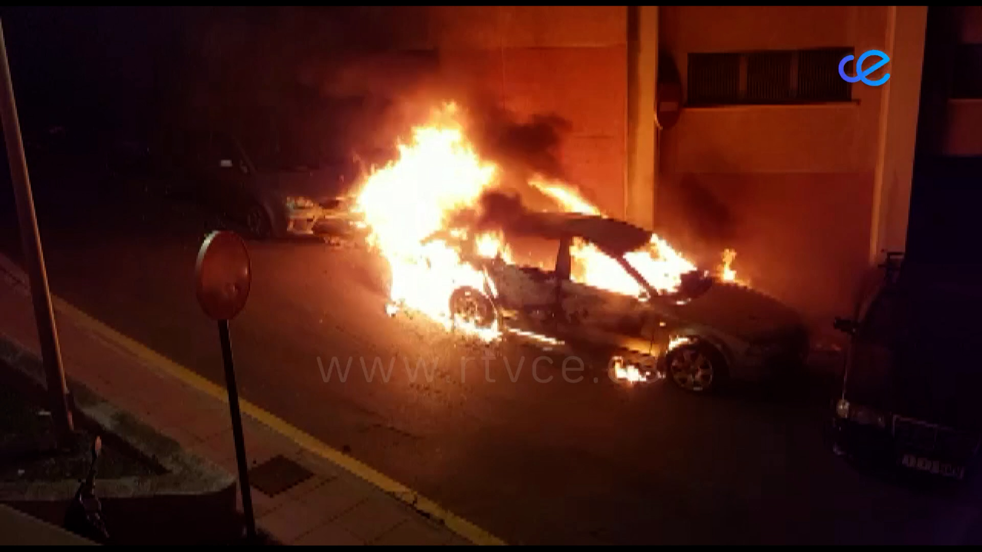 Agentes de la Brigada Provincial de Seguridad Ciudadana capturan a uno de los responsables de incendiar un vehículo en una persecución a pie