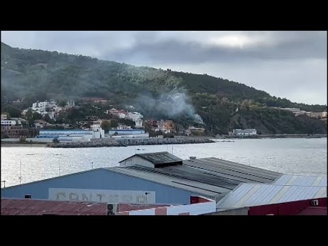 Bomberos controla de forma r&aacute;pida y efectiva un peque&ntilde;o incendio en la carretera del CETI