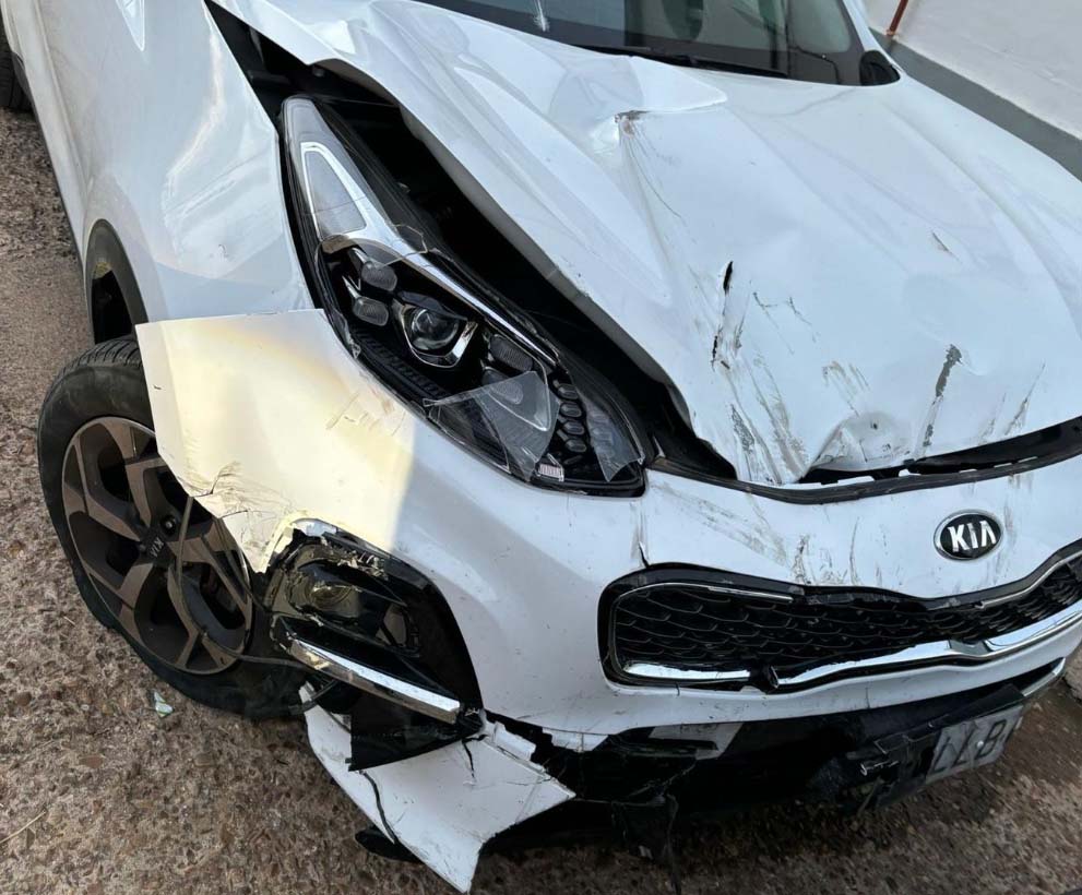 Conductora ebria y drogada causa destrozos en la Avenida de La Mancha