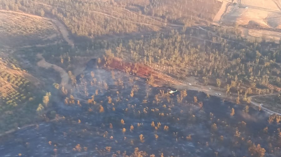 Controlado el incendio en El Cerro de Andévalo tras un despliegue de medios terrestres y aéreos.