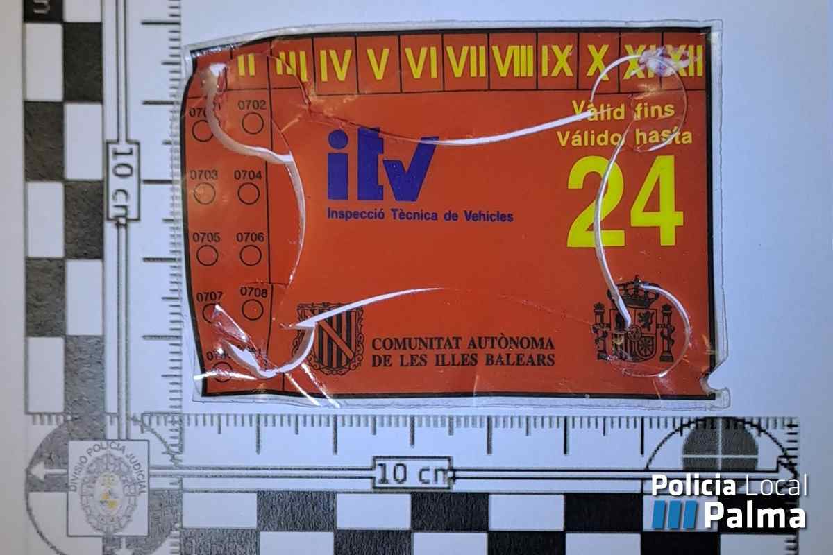 Denuncian a conductora por usar tarjeta de movilidad reducida de persona fallecida y falsificar ITV en Palma