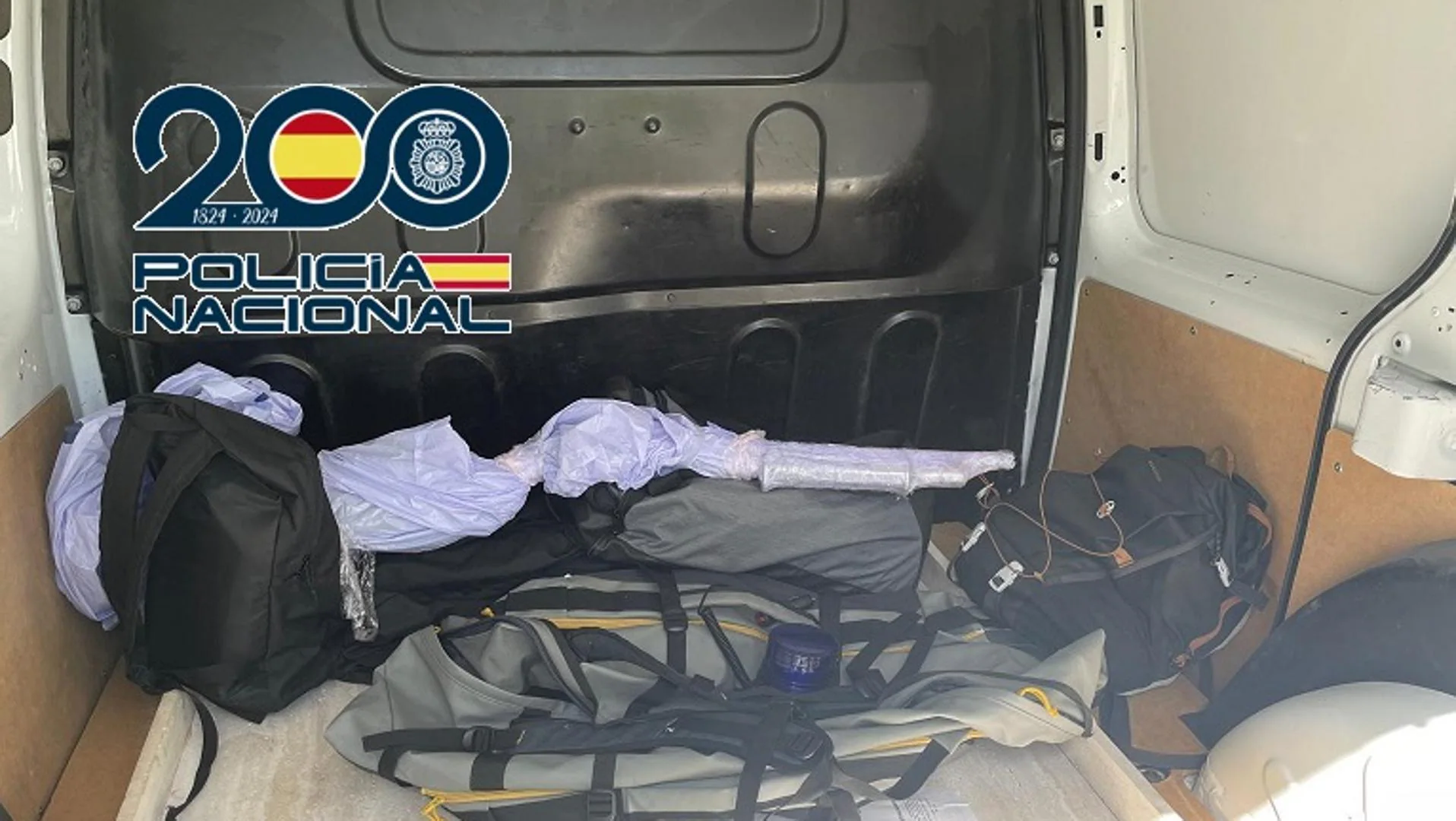 Roban una furgoneta tras cortar la autovía en Marbella fingiendo un operativo policial
