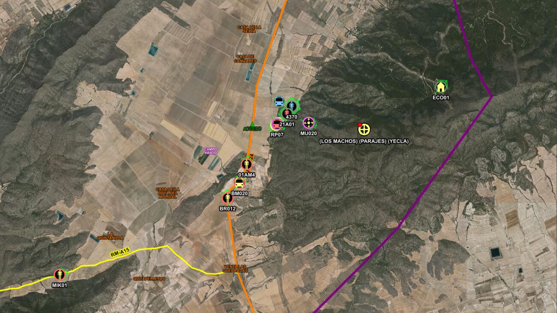 Desplegados efectivos del Plan Infomur para combatir incendio forestal en la Sierra de Salinas