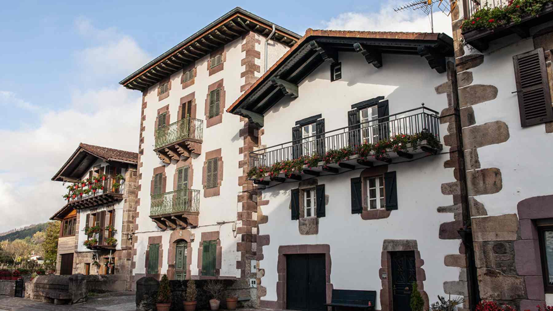 Intentan linchar al concejal de un pueblo de Navarra por tocamientos a una chica en fiestas